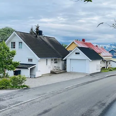 Praktisk Med Gratis Parkering Sentralt Apartmán Tromsø