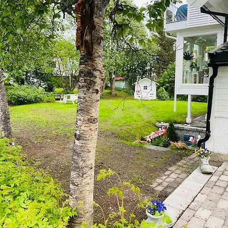 Praktisk Med Gratis Parkering Sentralt Apartment Tromso