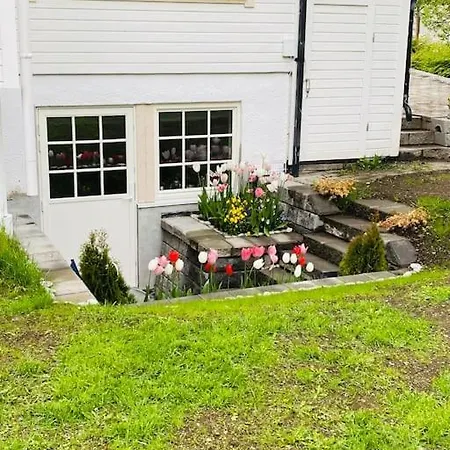 Praktisk Med Gratis Parkering Sentralt Tromso