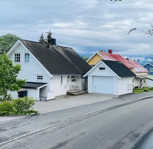 Praktisk Med Gratis Parkering Sentralt Apartamento Tromsø